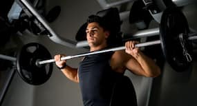 Watch to know how to do a proper bench press at the gym