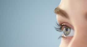 6 daily habits that harm your eyes