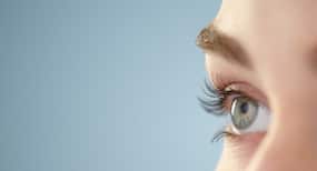 6 daily habits that harm your eyes