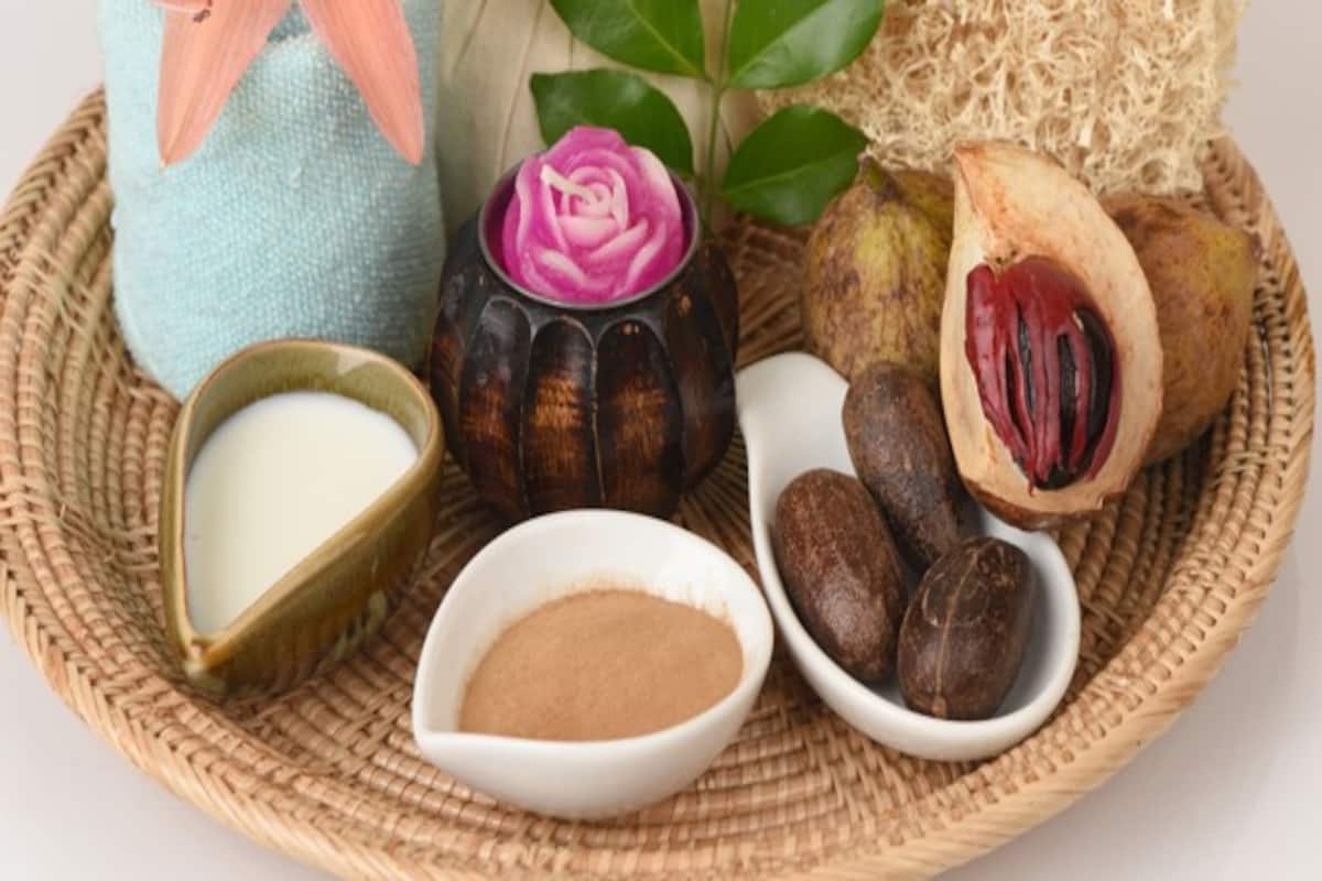 Tried And Tested Diy Nutmeg Mask To Reduce Acne Scars In No Time Thehealthsite Com Apply a thin layer of raw, organic. tried and tested diy nutmeg mask to