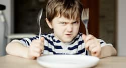 5 tricks to keep kids busy at a restaurant (and we don't mean using gadgets)