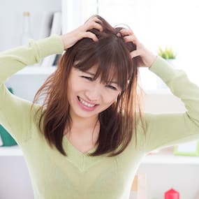 4 health conditions that cause an itchy scalp