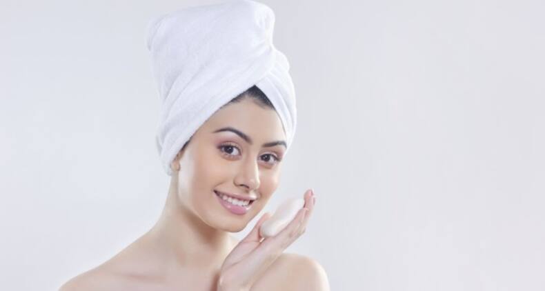 6 expert tips for selecting the right soap for your skin type