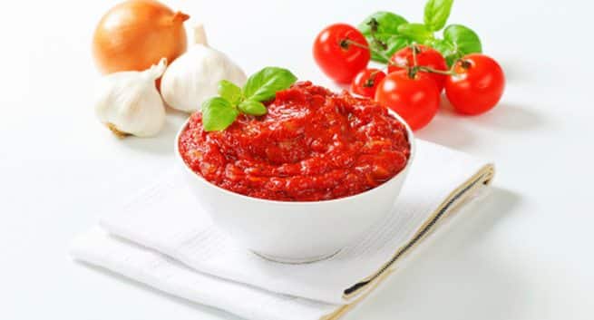 Steps to make gluten-free fresh tomato pulp | TheHealthSite.com