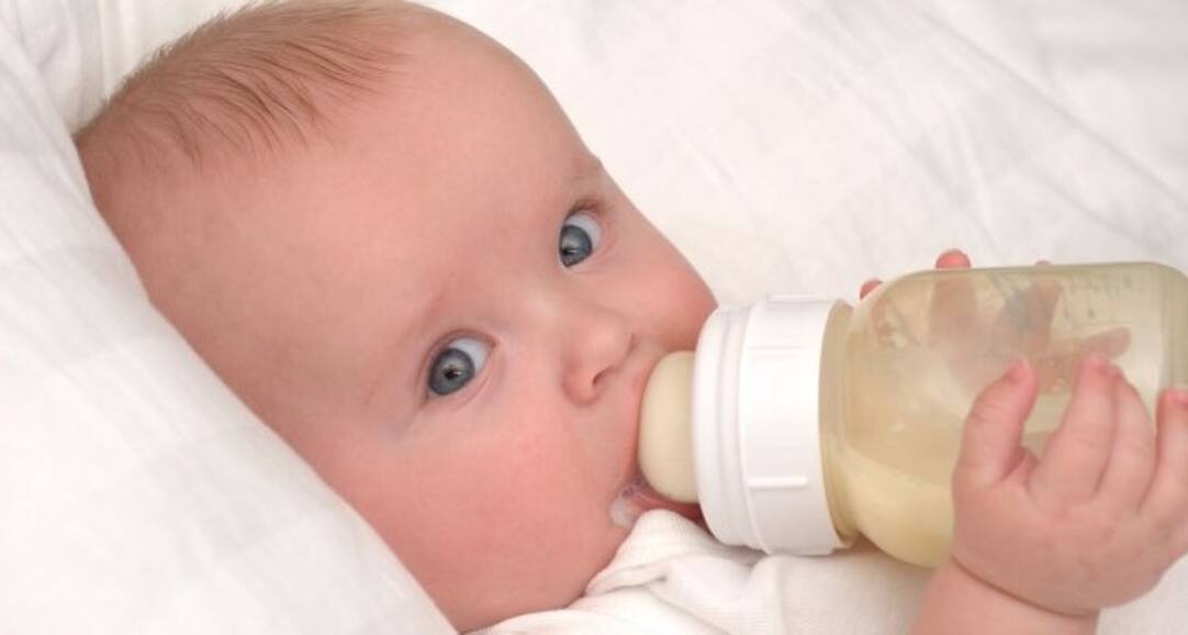 Parenting tip: 5 mistakes you should never commit when feeding formula milk to your baby