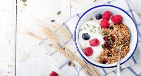 Healthy breakfast recipe: Fruit and yogurt muesli