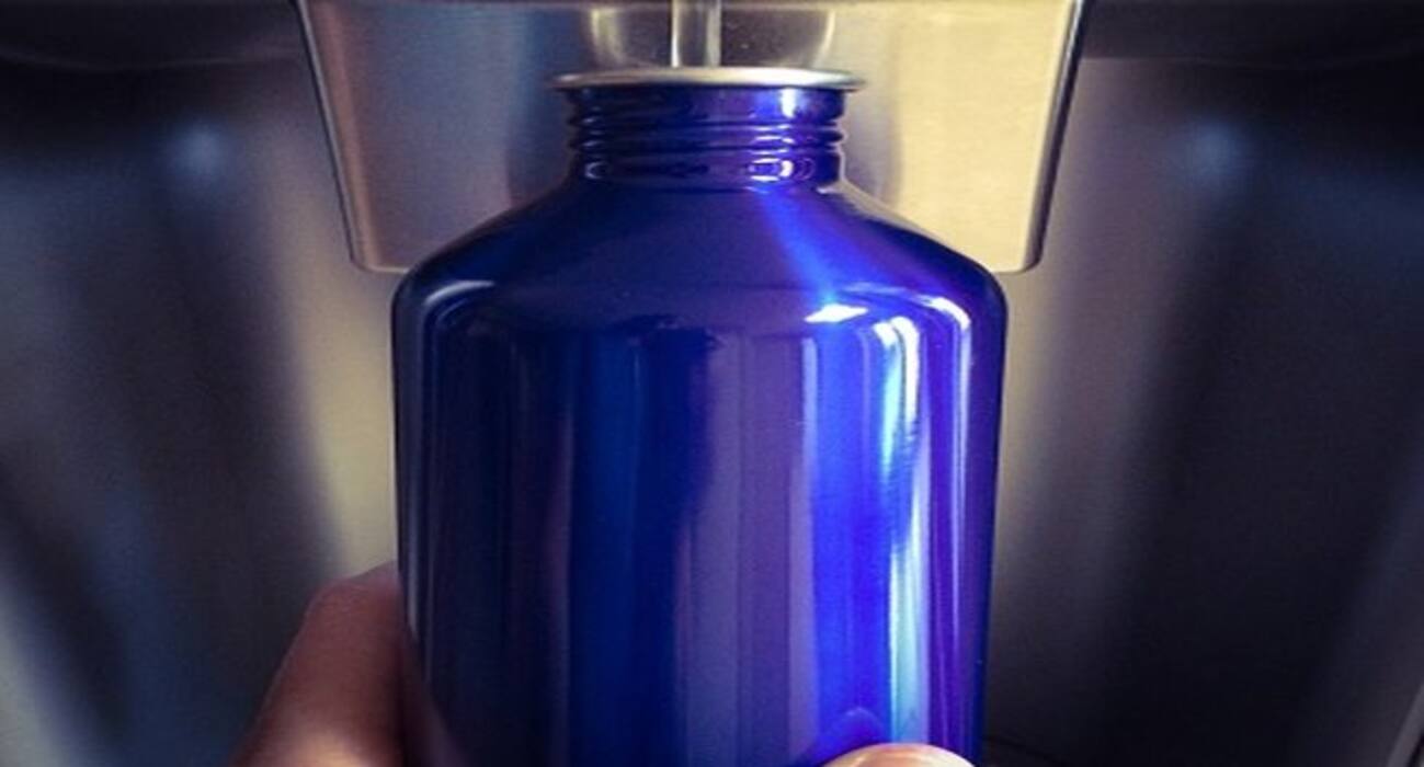 Selecting a safe water bottle: The pros of using steel, glass, aluminium, BPA-free and polycarbonated bottles