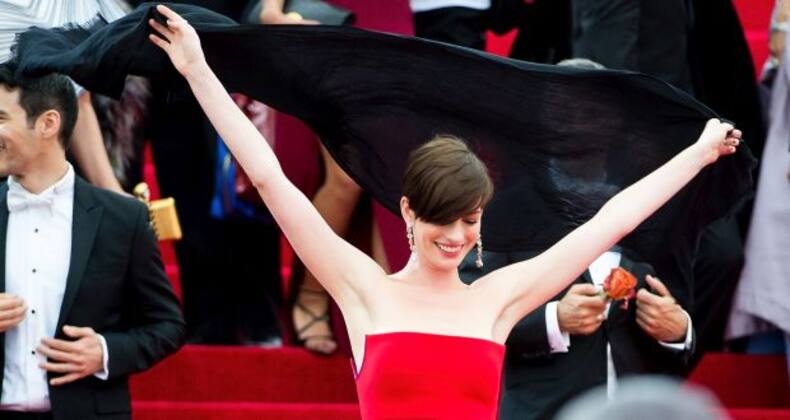 Fitness secrets of Scarlett Johansson, Jessica Alba, Anne Hathaway and more! (Gallery)