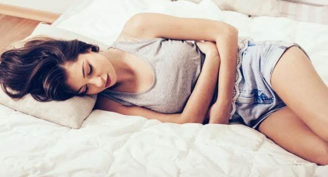 इन 5 तरीकों से होगा पीरियड्स का दर्द कम