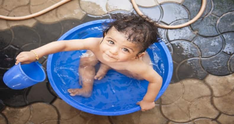 फेसबुक पर पाई जाती हैं ये 7 तरह की 'मां'