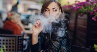 Vaping causes less teeth staining than conventional cigarettes ...