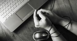 7 signs and symptoms that indicate you’re suffering from internet addiction