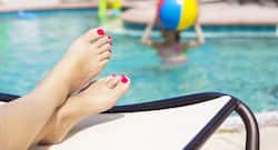 5 tips and tricks to avoid tan lines on feet