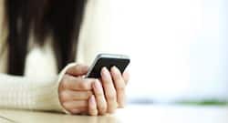 क्या आप स्मार्टफोन के बिना नहीं रह सकते?  Anxiety या Depression हो सकती है इसकी वजह