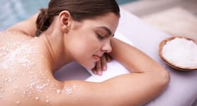 6 ways to use Epsom salt  (beauty hacks)