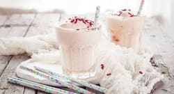 Healthy Ramadan Iftar recipe for weight watchers -- Dry fruit milkshake