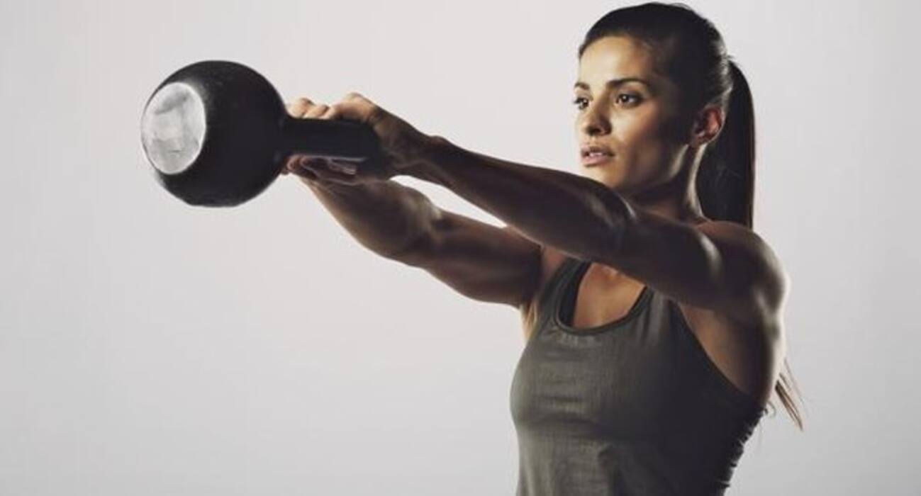 5 kettlebell moves to get rid of stubborn love handles