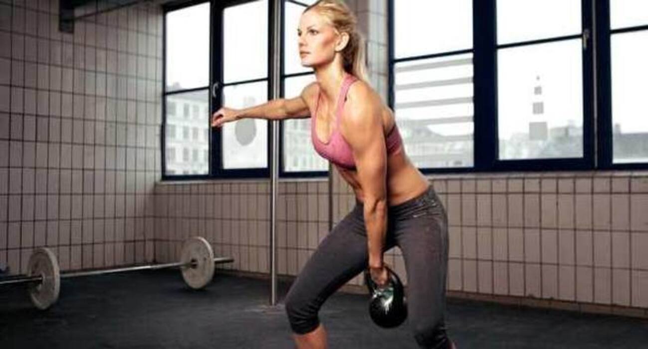 5 kettlebell moves to get rid of stubborn love handles