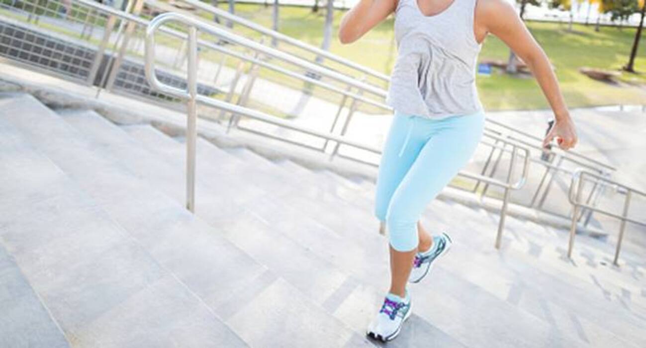 Wall, staircase, doorframe and floor exercises to lose weight from your entire body