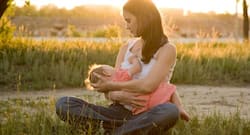 9 things you should not say to breastfeeding mothers