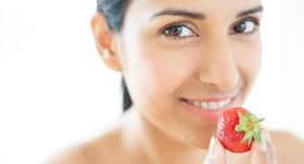 Hydrating DIY strawberry face masks for normal, dry and combination skin