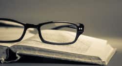 इन 6 लक्षणों से समझे कि आपको है चश्मा बनवाने की ज़रूरत