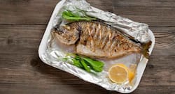 हेल्दी और मज़बूत हड्डियों के लिए रोज़ खाएं मछलियां!