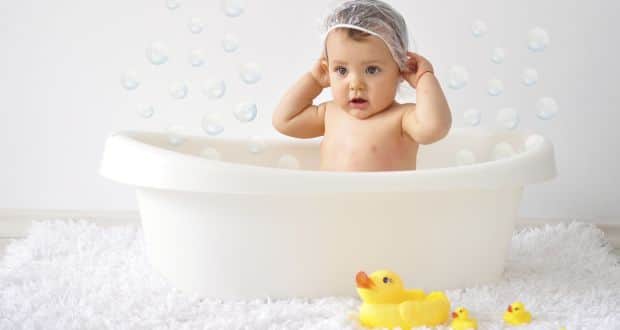 Your Baby Alone In The Bath Tub, When Should I Stop Using A Baby Bathtub