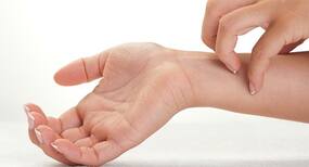 5 essential oils to help you fight skin infections