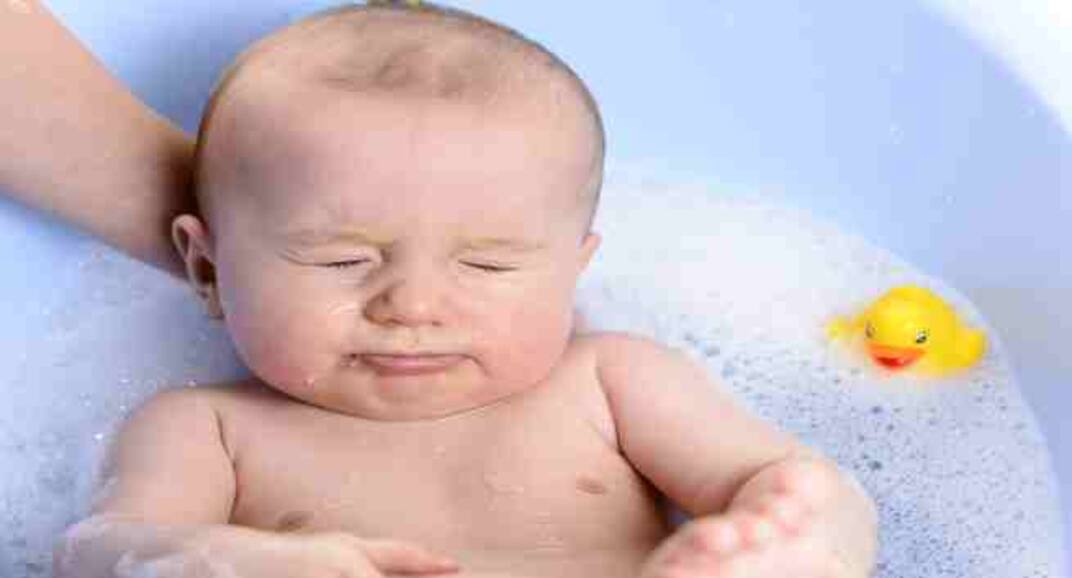 Baby bath – 10 tips to bathe your baby the right way