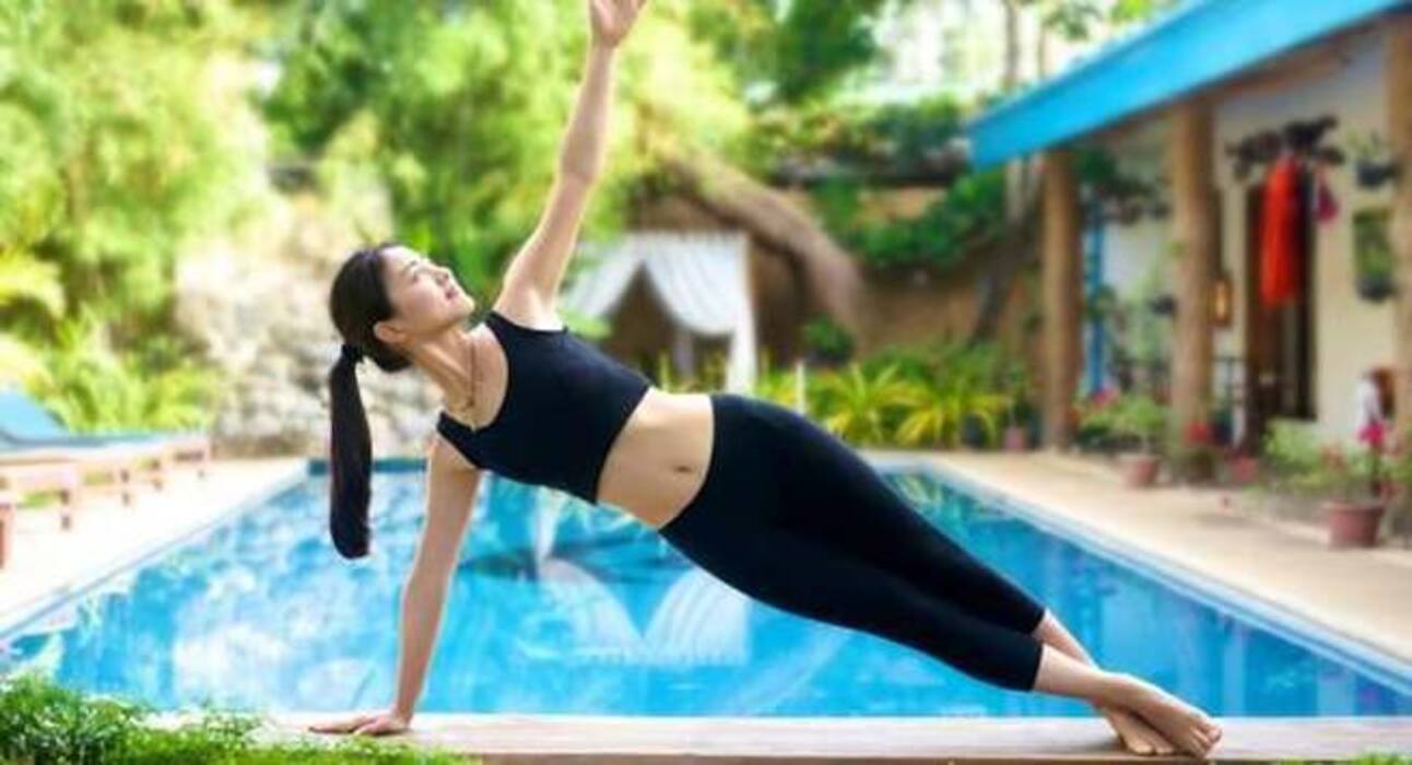 5-minute yoga sequence to get seriously toned abs