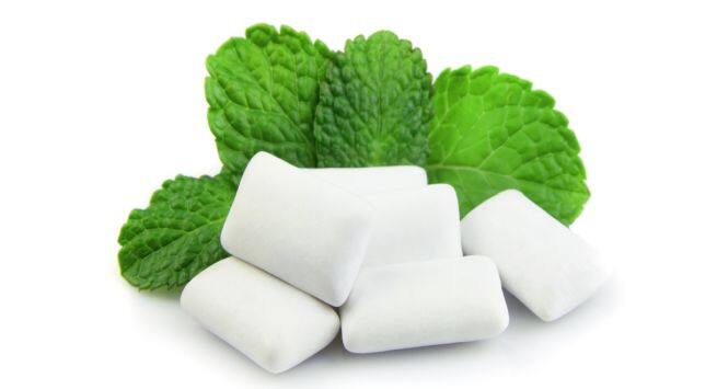 https://st1.thehealthsite.com/wp-content/uploads/2016/10/Chewing-gum-or-mint.jpg
