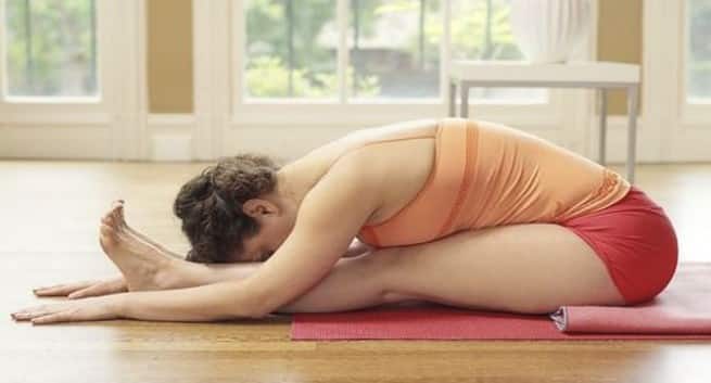 Paschimottanasana for pregnancy Hindi