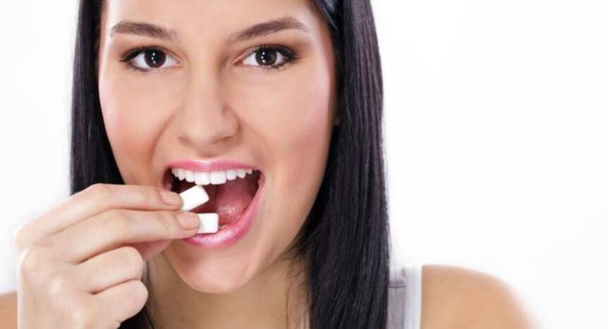 5 Surprising Health Benefits Of Chewing Gum