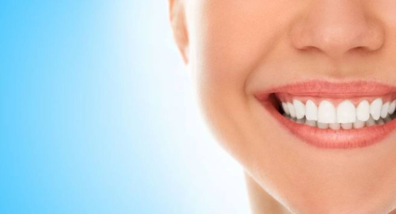 5 surprising health benefits of chewing gum