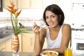 Weight Loss Tip #164 – Eat in silence to reduce your calorie consumption