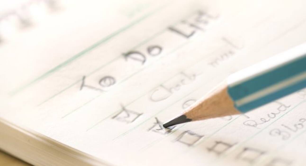 9 things you should always keep on your office desk