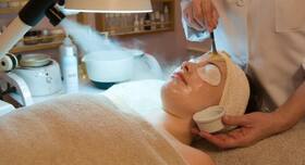 Things to keep in mind when choosing a chemical peel treatment Things to keep in mind when choosing a chemical peel treatment