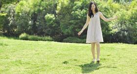 Fitness plan day 322 – Walk on grass to soothe your eyes