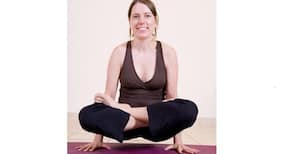 Know your yoga asana - Lolasana or the pendant pose