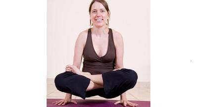 Know your yoga asana - Lolasana or the pendant pose | TheHealthSite.com