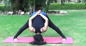 Know your yoga pose – Moordhasana or the crown-based pose