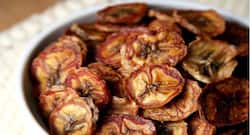Baked cinnamon-banana chips to give you energy before workouts