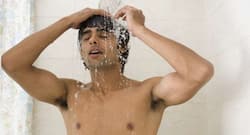 Should you take a bath if you have chicken pox? (Query)