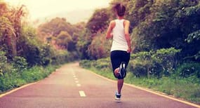 Run the marathon like a pro with these meal plans and running tips
