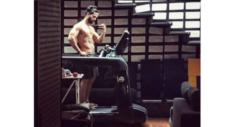 These inspiring gym photos of your favorite B-town stars will make you hit the gym RIGHT AWAY!