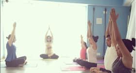 5 reasons you should join a yoga class and ditch the online yoga tutorials