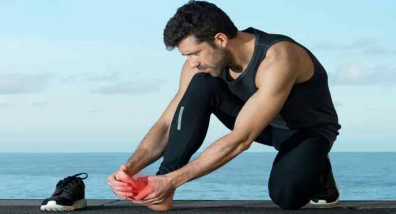 7 expert tips to take care of your feet at home!