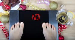 Is starving all day to binge eat at night a good idea?