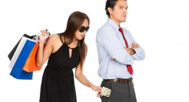 6 SIGNS YOU ARE DATING A GOLD DIGGER